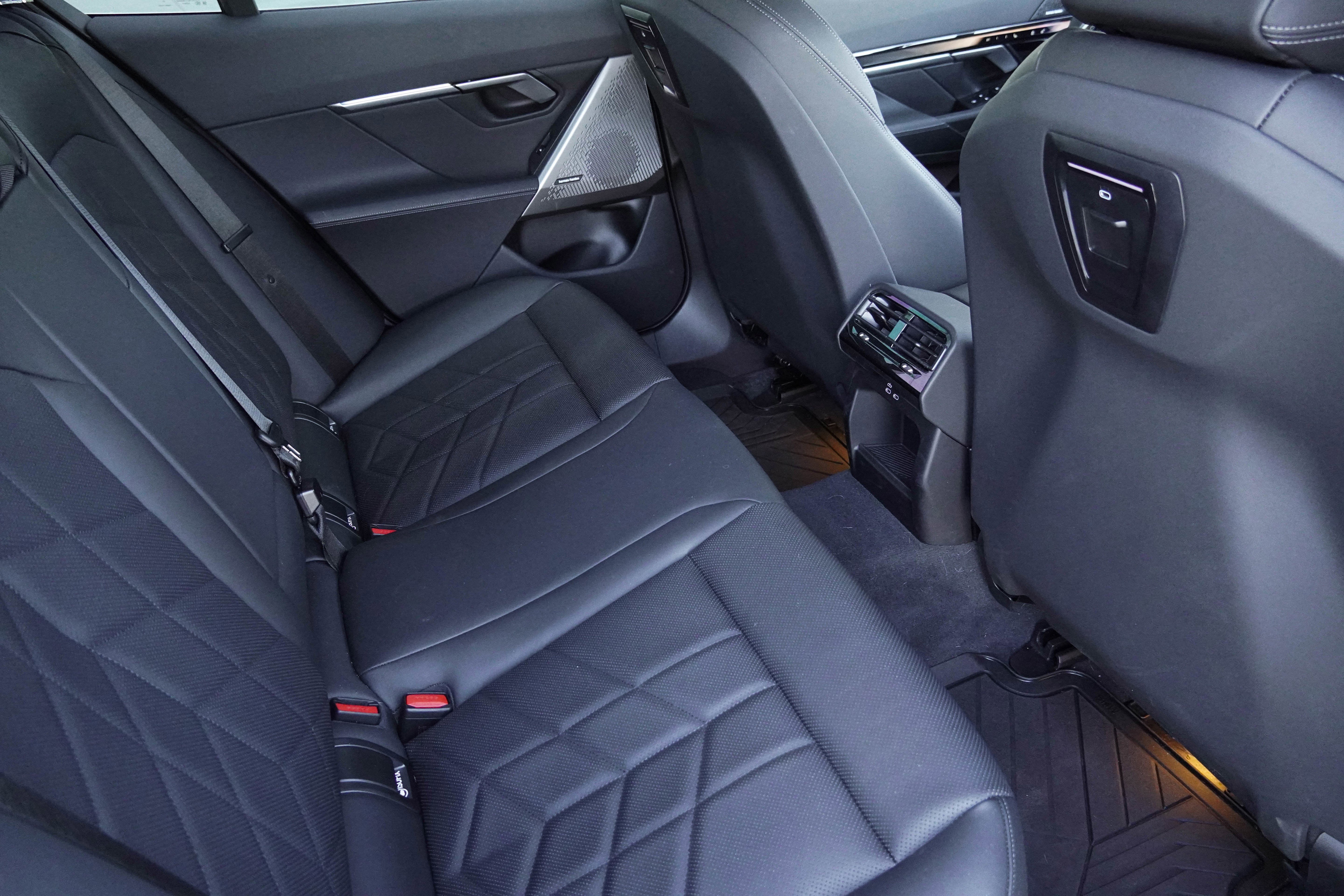 Used 2024 BMW i5 eDrive40i w/ M Sport Package image 36