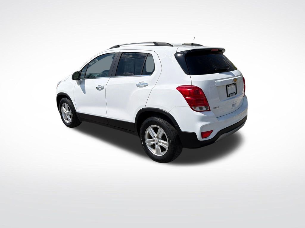 Used 2019 Chevrolet Trax LT w/ LT Convenience Package FWD image 3