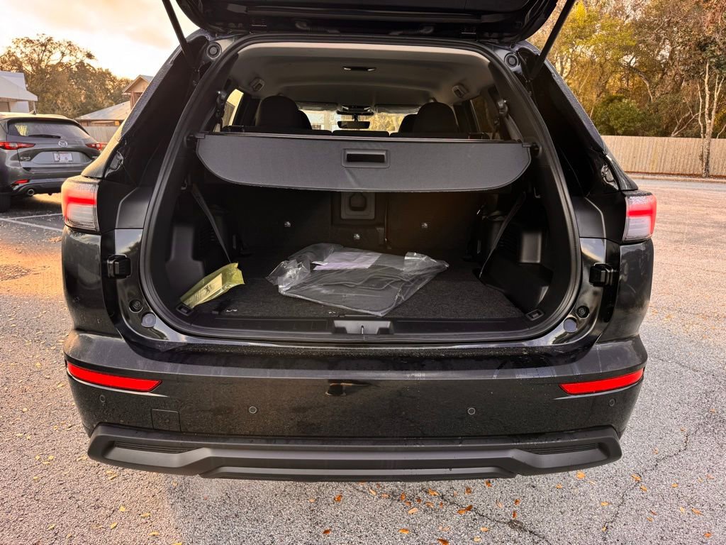 New 2026 Mitsubishi Outlander ES FWD image 25