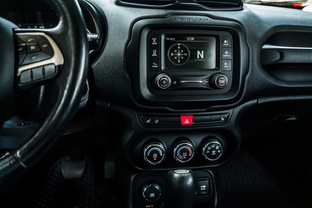 Used 2016 Jeep Renegade 75th Anniversary AWD/4WD image 29