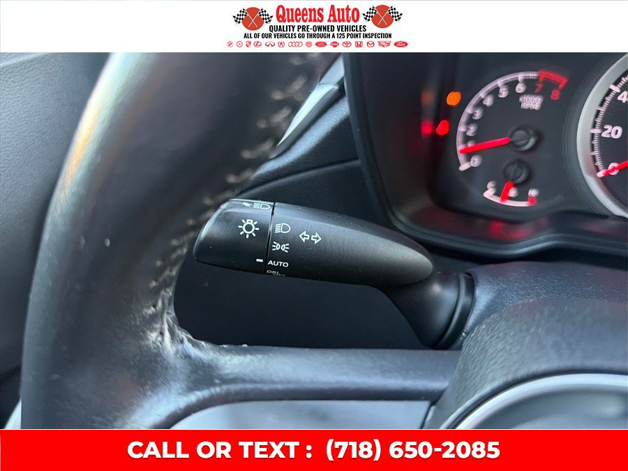 Used 2022 Toyota Corolla Cross LE AWD/4WD image 22