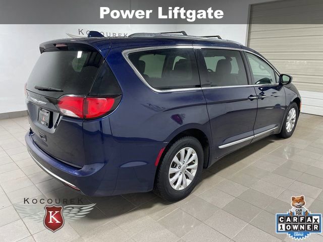 Used 2018 Chrysler Pacifica Touring-L Plus image 7