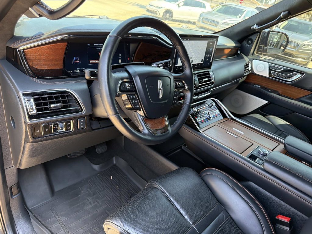 Certified 2024 Lincoln Navigator L Black Label AWD/4WD image 20