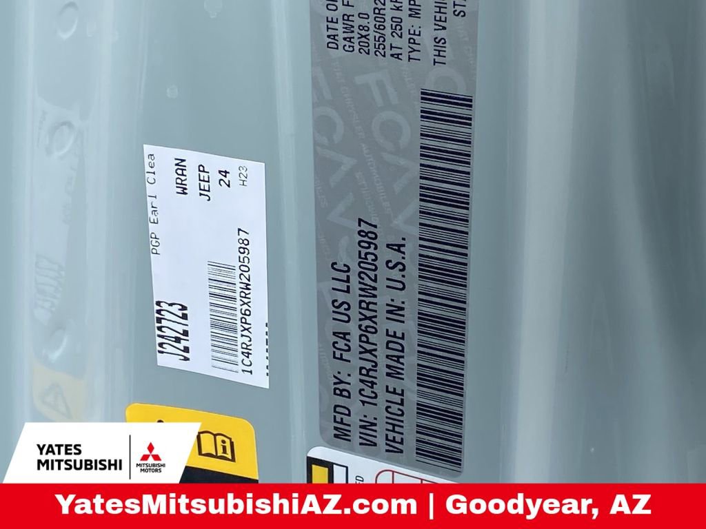 Used 2024 Jeep Wrangler Unlimited Sahara w/ Technology Group image 30