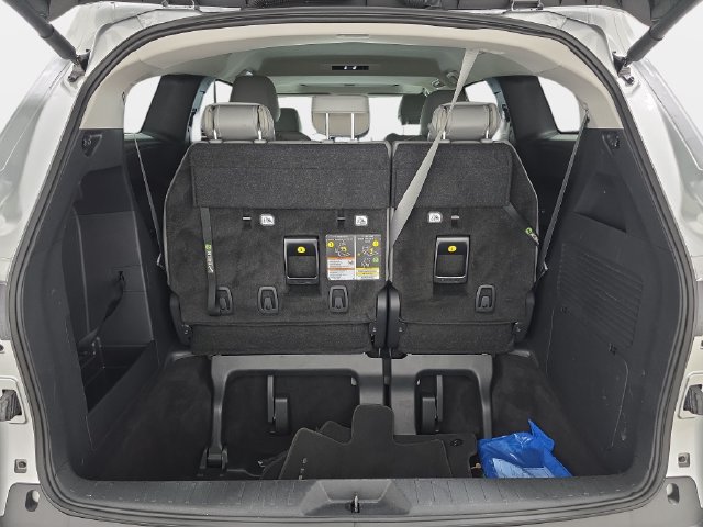Certified 2025 Toyota Sienna XLE FWD image 29