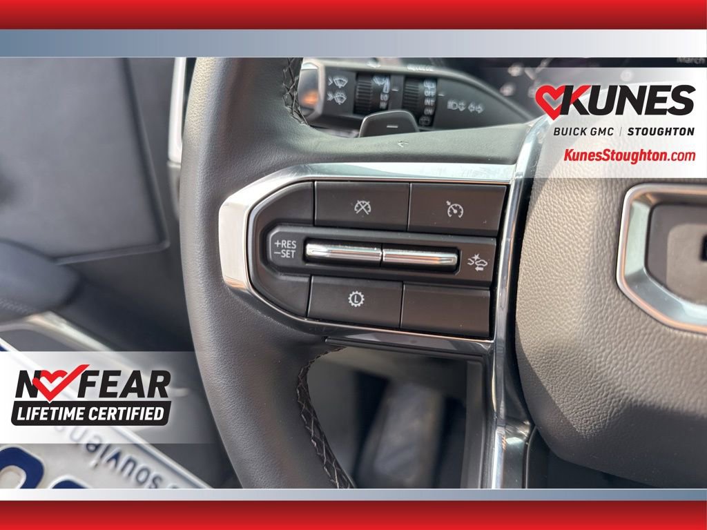 Used 2025 GMC Yukon Denali image 32