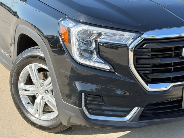 Used 2024 GMC Terrain SLE AWD/4WD image 3