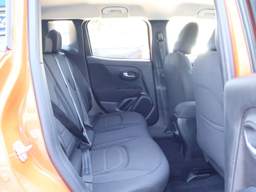 Used 2019 Jeep Renegade Latitude image 27