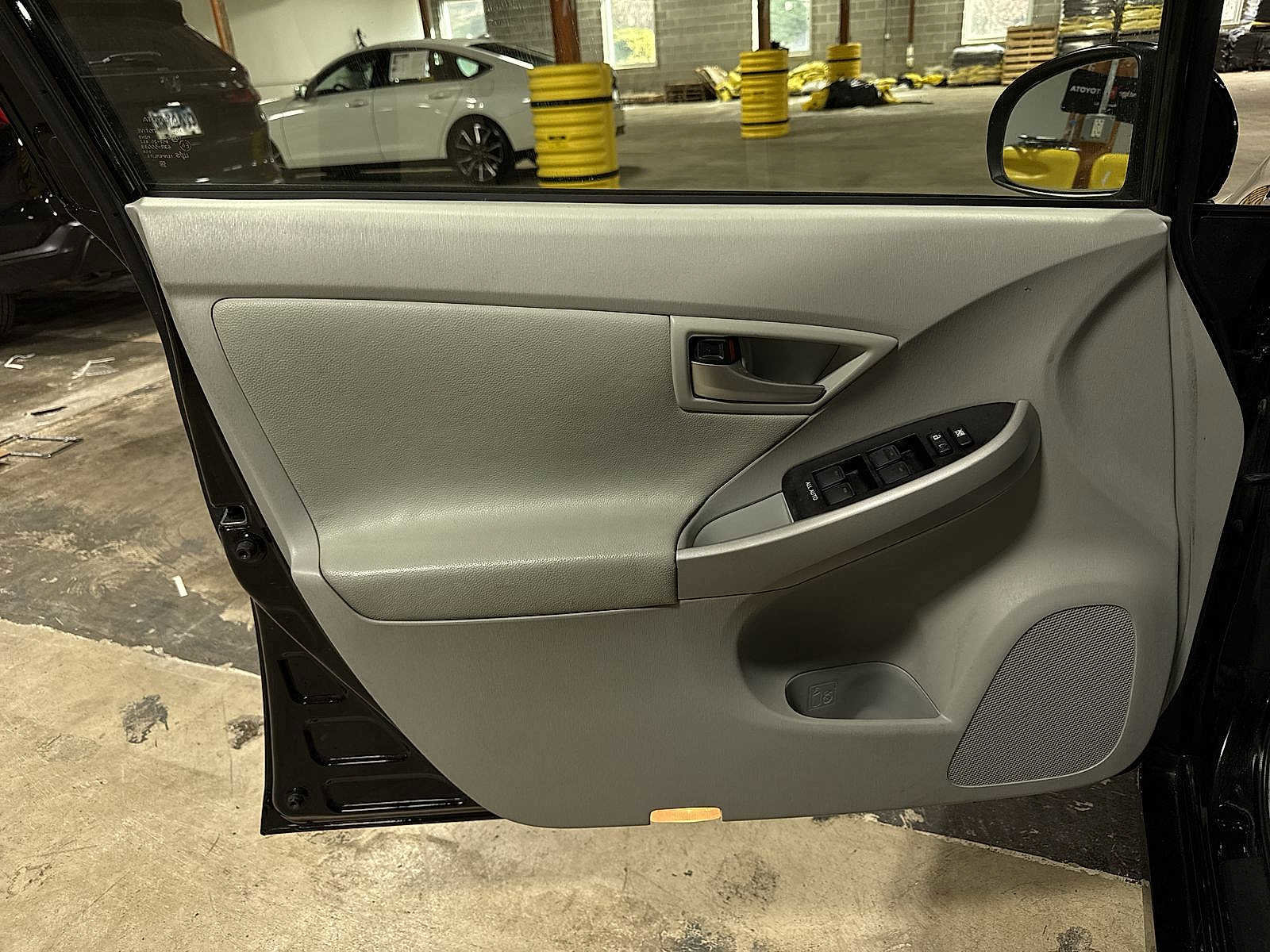 Used 2012 Toyota Prius Two image 27