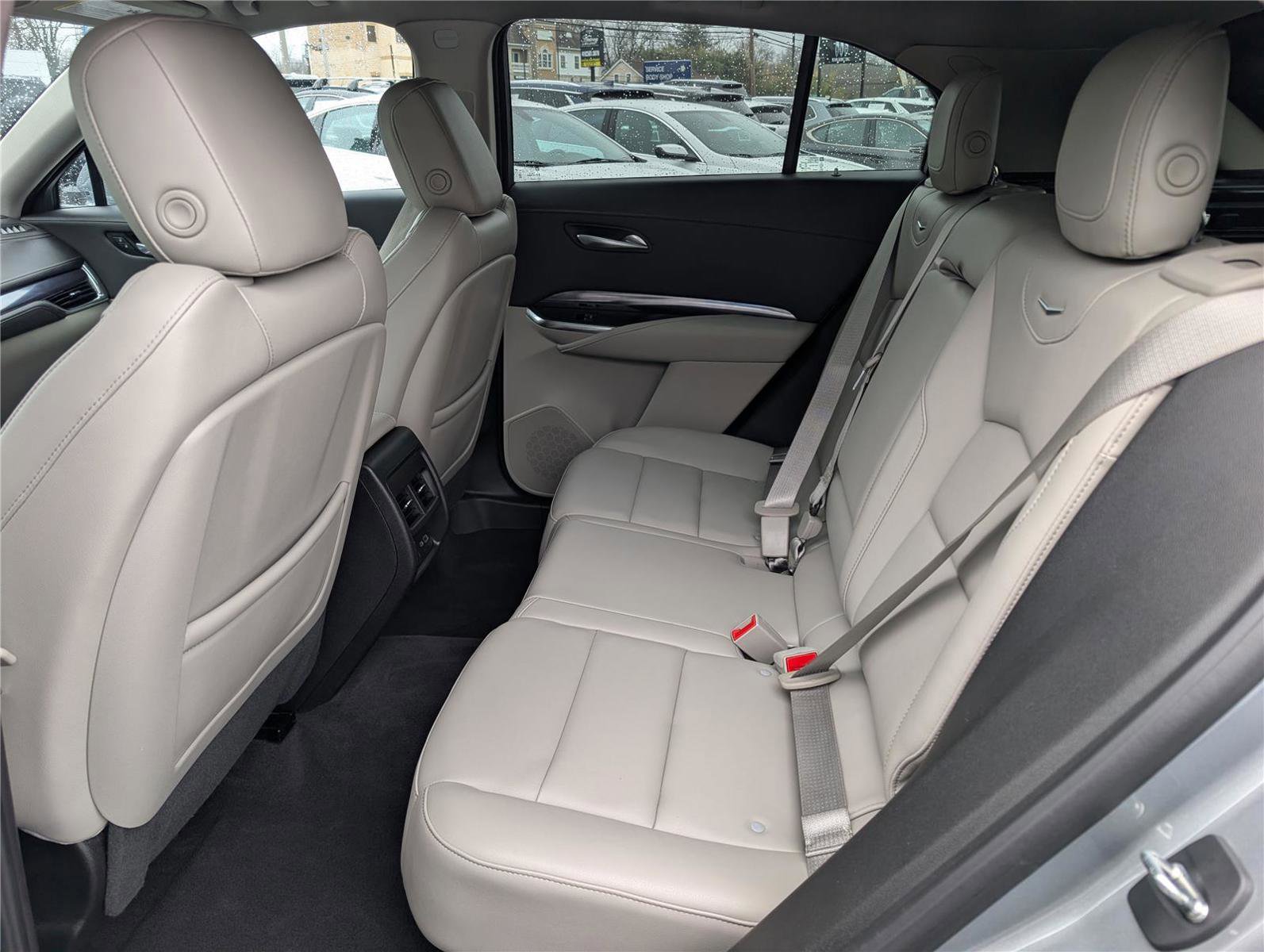 Used 2023 Cadillac XT4 Luxury w/ Cold Weather Package image 16