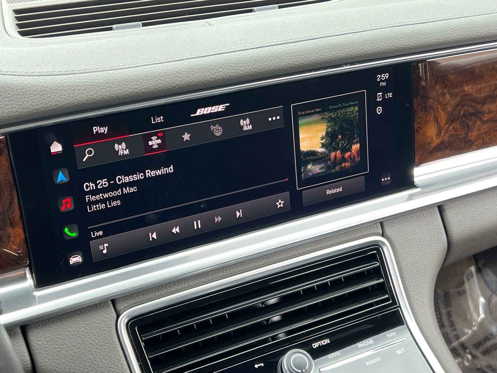 Certified 2023 Porsche Panamera 4 Platinum Edition image 26