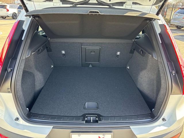 New 2026 Volvo XC40 B5 Core AWD/4WD image 10
