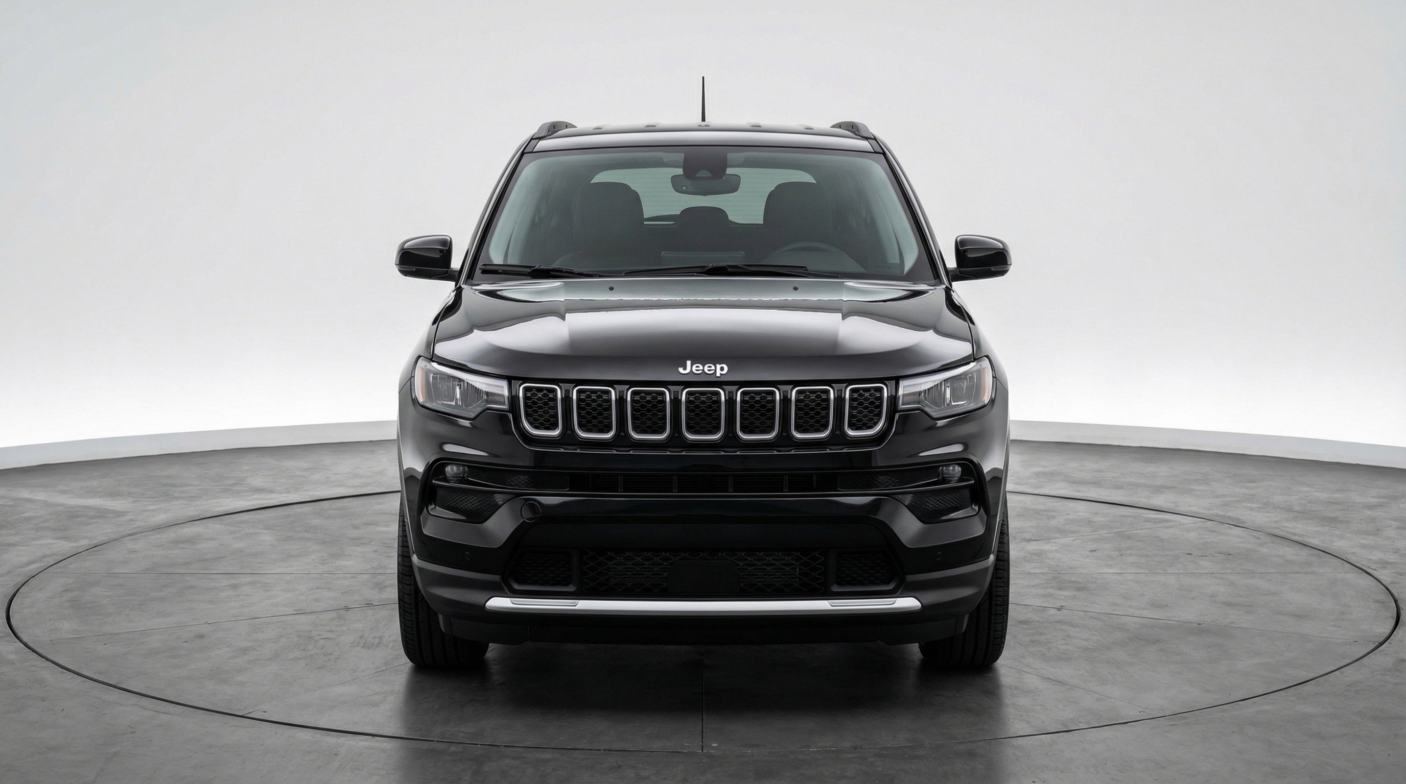 Used 2025 Jeep Compass Latitude AWD/4WD image 2