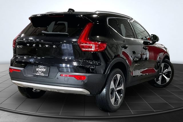 Certified 2023 Volvo XC40 B4 Plus w/ Driver Assist Package FWD image 3