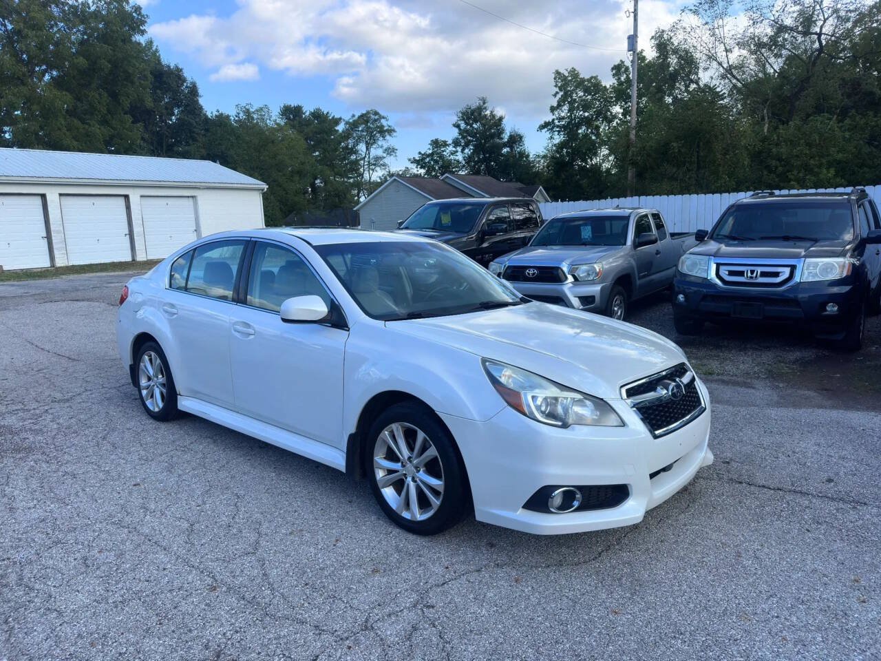 Used 2014 Subaru Legacy 2.5i Limited w/ Moonroof Package AWD/4WD image 3