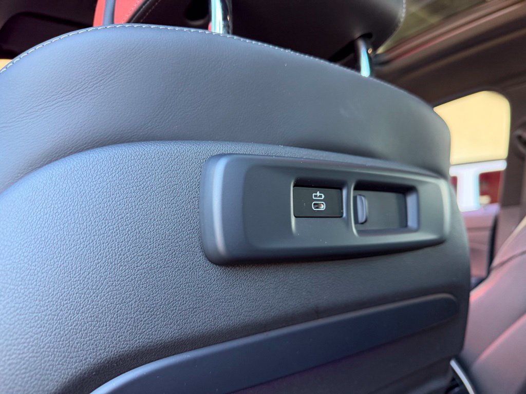 Used 2020 BMW X6 M50i w/ Premium Package AWD/4WD image 39