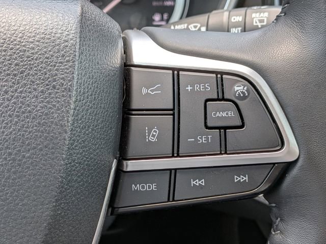 Used 2023 Toyota Highlander XLE image 29