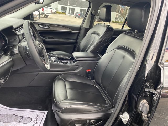 Used 2023 Jeep Grand Cherokee Limited AWD/4WD image 14