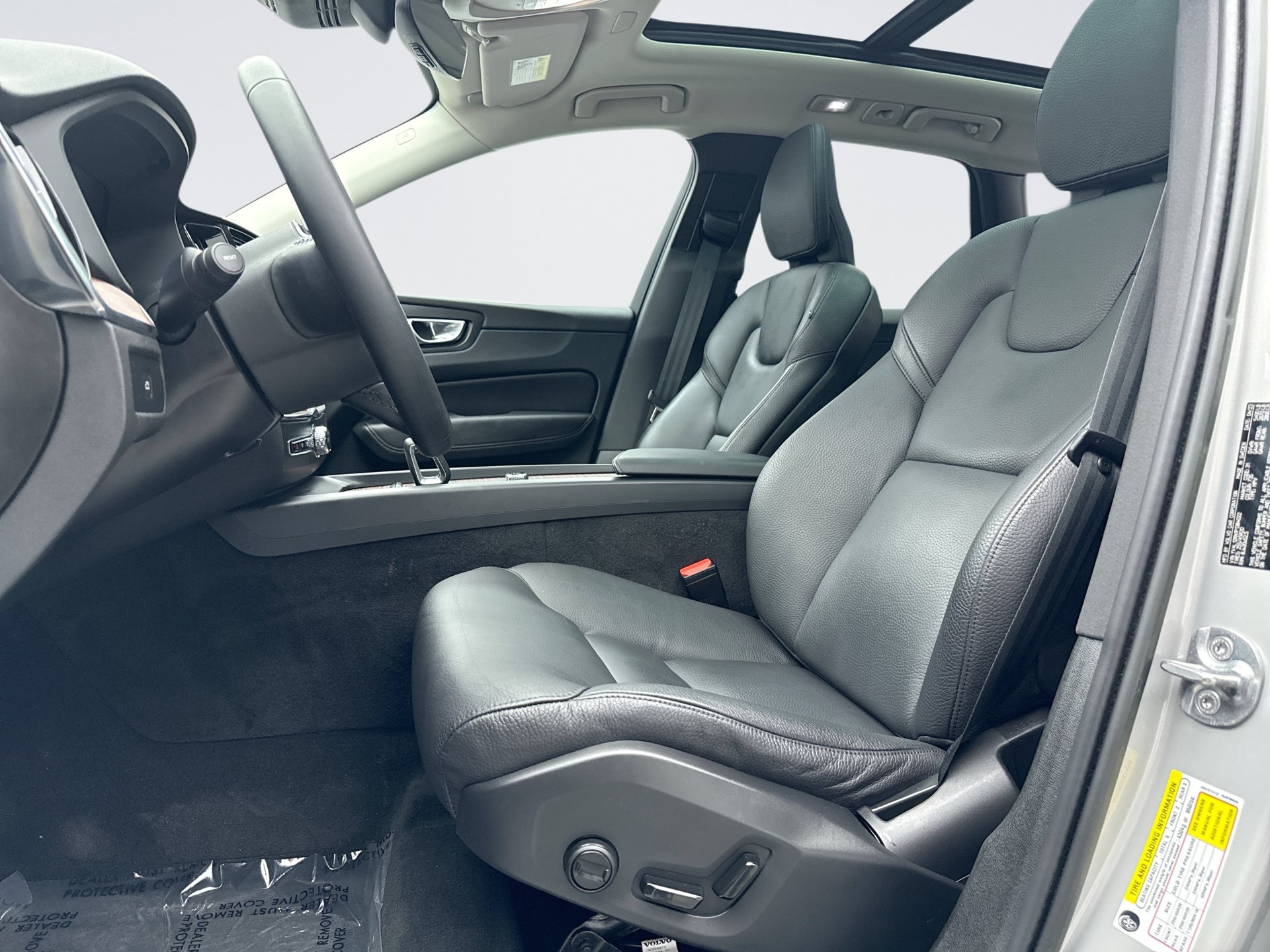 Used 2023 Volvo XC60 B5 Plus w/ Climate Package AWD/4WD image 11