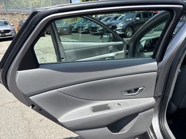 Used 2024 Hyundai Elantra SEL FWD image 29