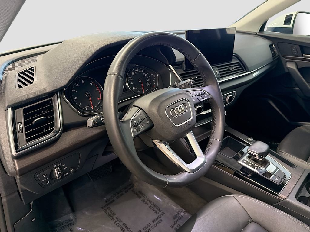 Used 2023 Audi Q5 2.0T Premium w/ Convenience Package image 9