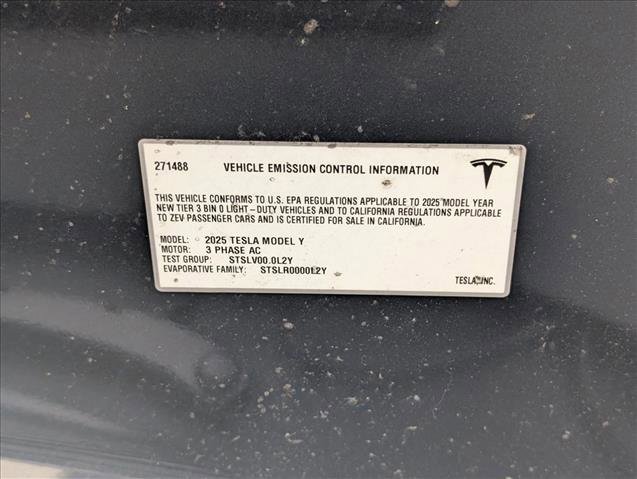 Used 2025 Tesla Model Y Performance AWD/4WD image 22