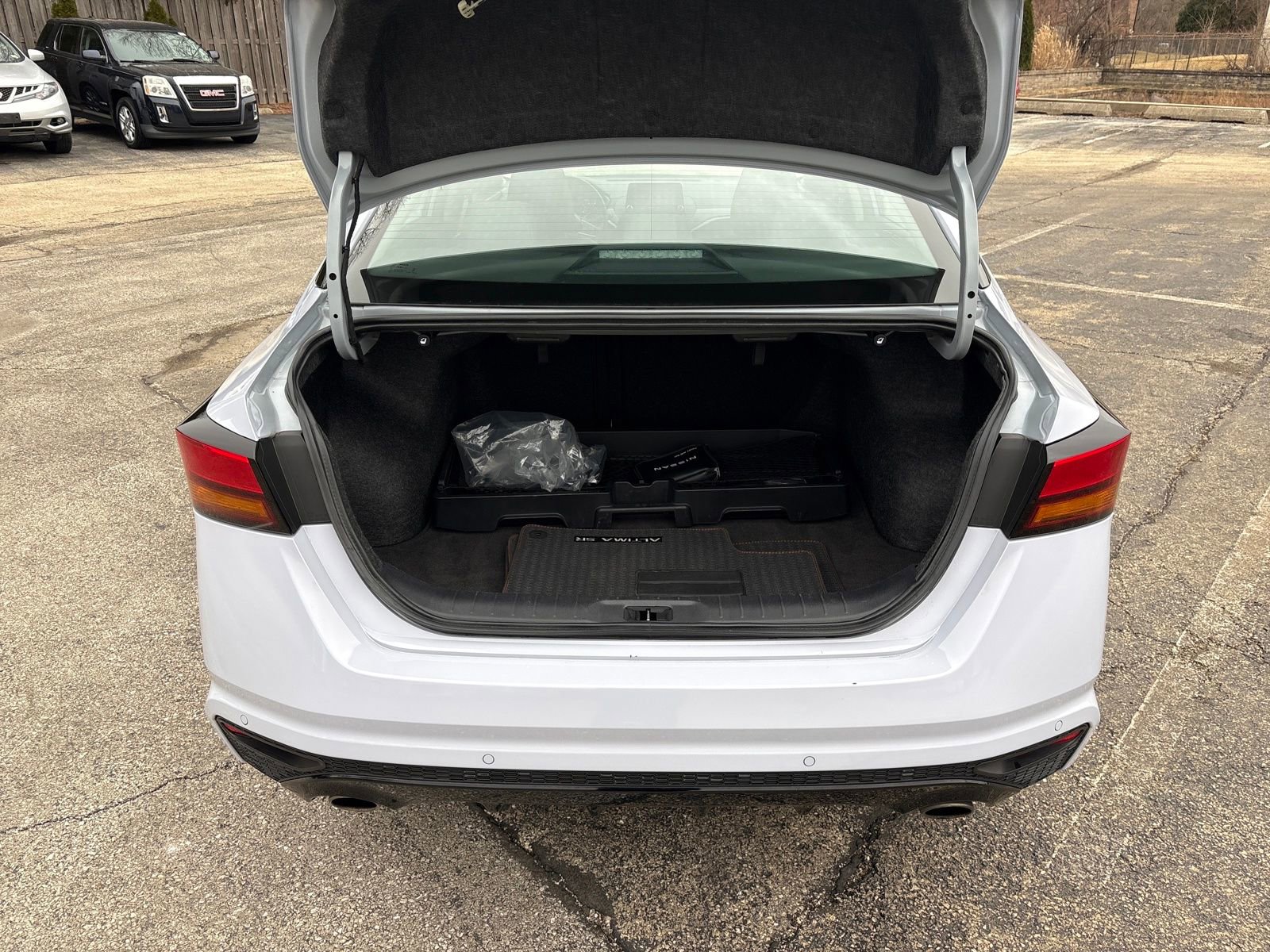 Used 2025 Nissan Altima 2.5 SR image 23