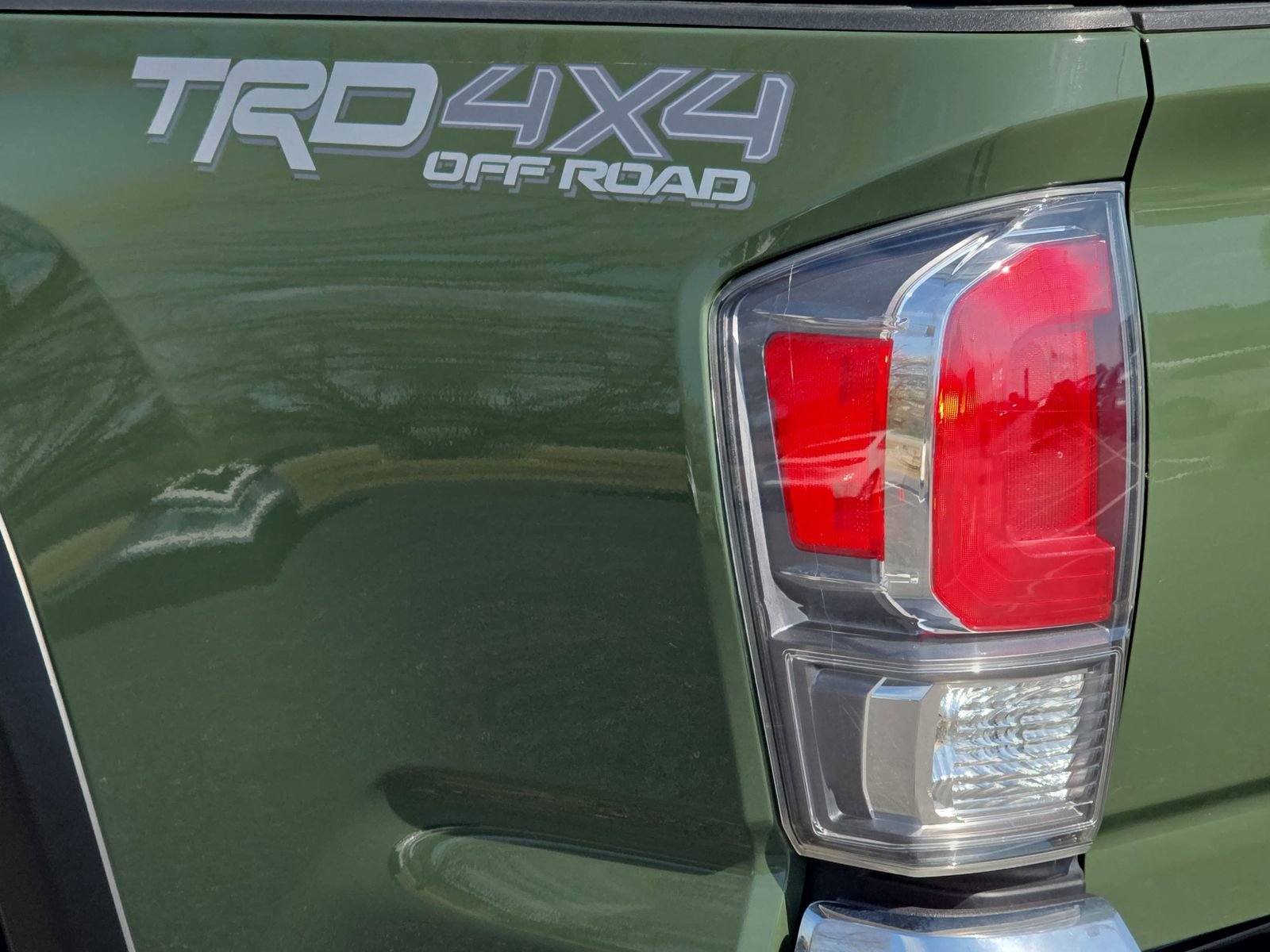 Used 2021 Toyota Tacoma TRD Off-Road image 33