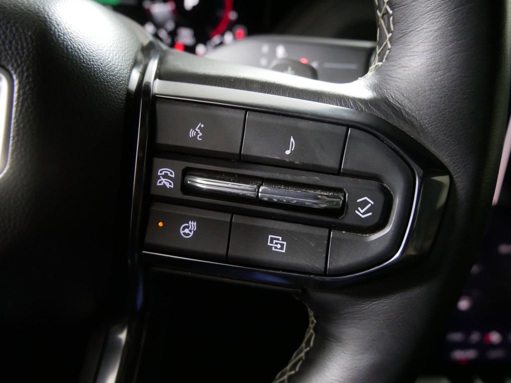 Used 2025 GMC Yukon Denali Ultimate AWD/4WD image 27