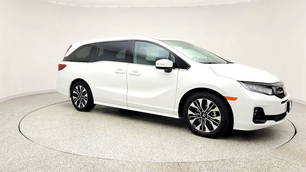 Used 2026 Honda Odyssey Elite image 3