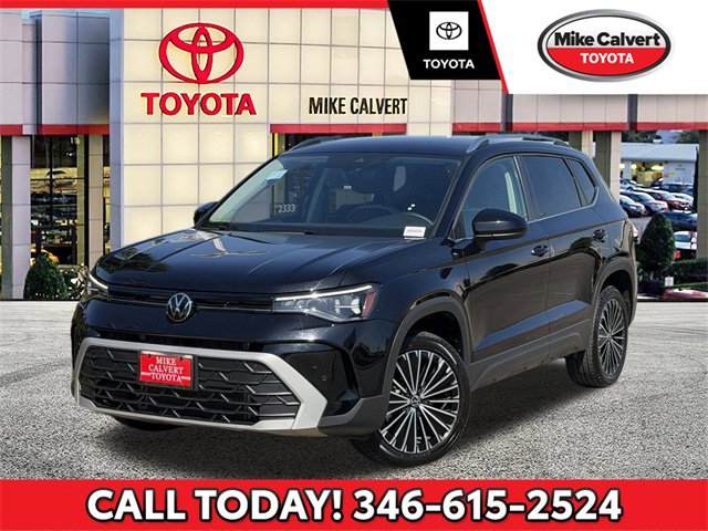 Used 2025 Volkswagen Taos SE image 1