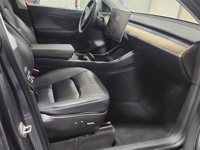 Used 2021 Tesla Model Y Long Range image 5