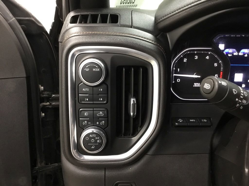Used 2021 GMC Sierra 3500 AT4 w/ AT4 Preferred Package image 9