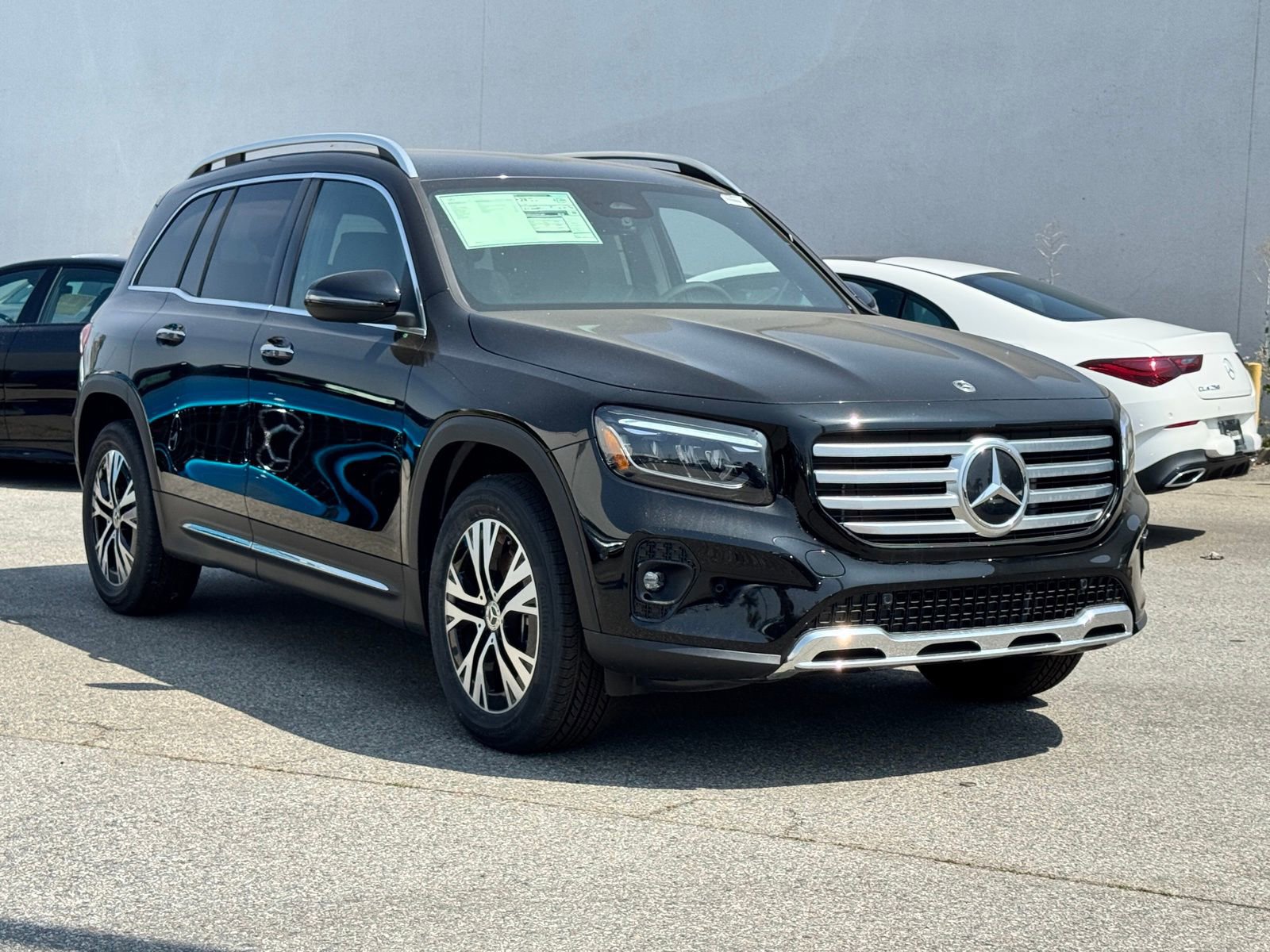New 2025 Mercedes-Benz GLB 250 image 2
