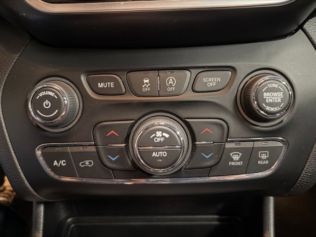 Used 2019 Jeep Cherokee Limited image 42