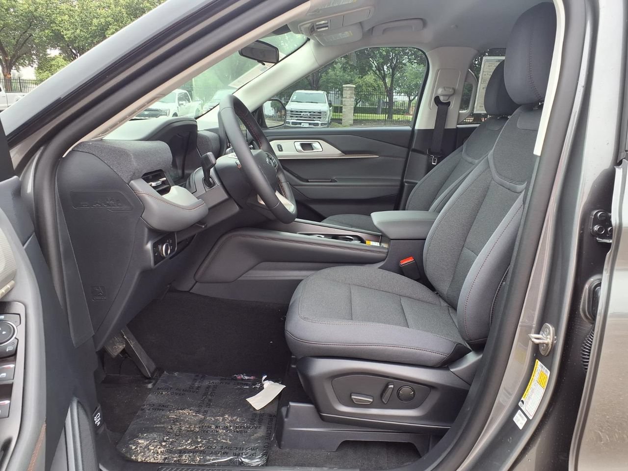 New 2026 Ford Explorer Active RWD image 18