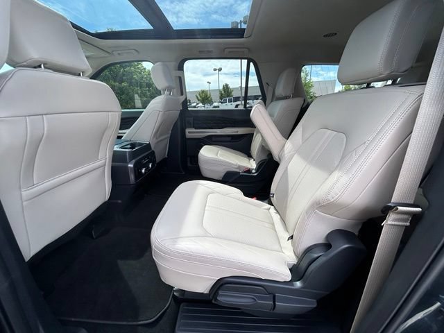 Used 2024 Ford Expedition Max Platinum AWD/4WD image 30