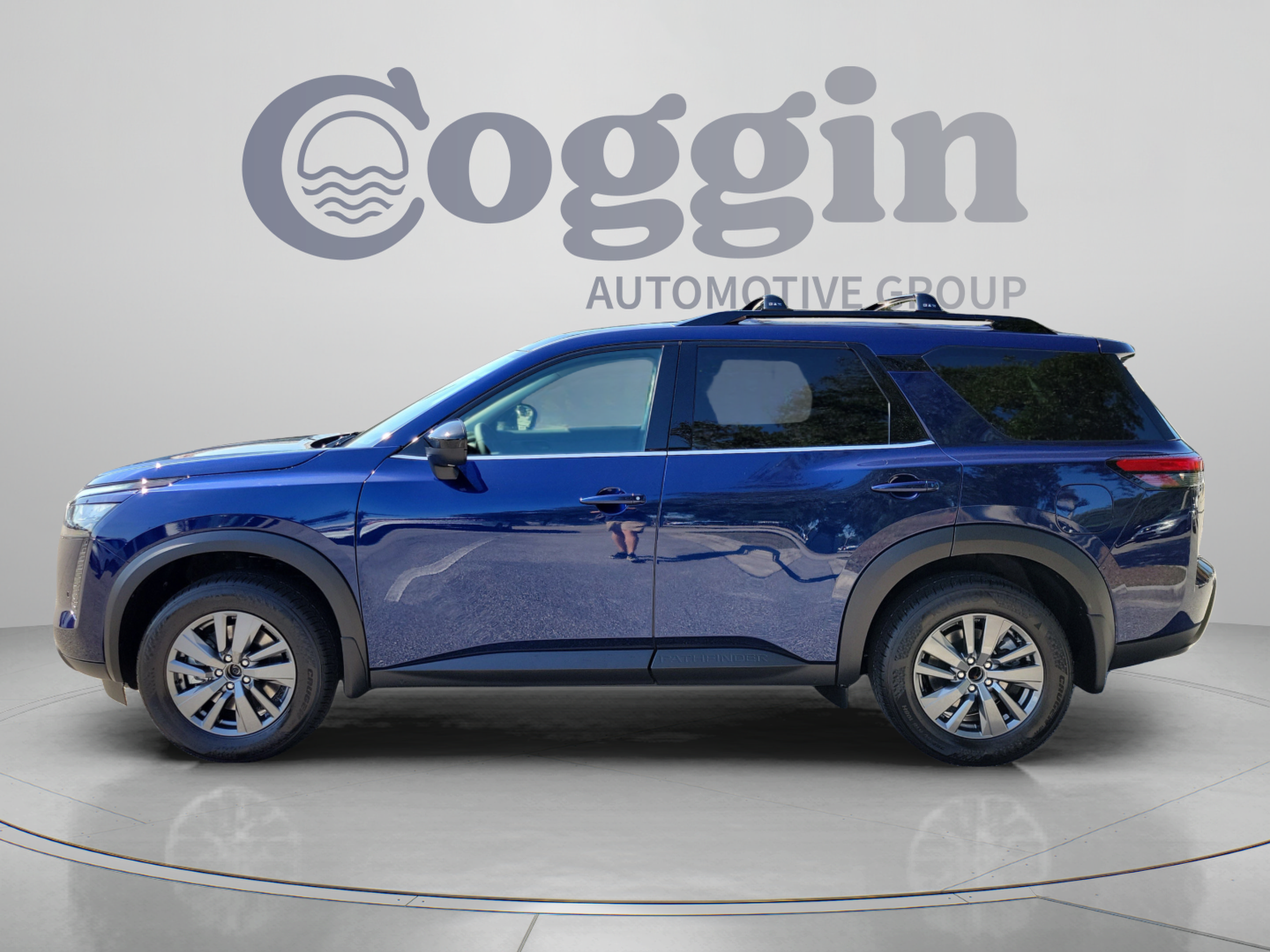 New 2026 Nissan Pathfinder SV w/ Cargo Package FWD image 2