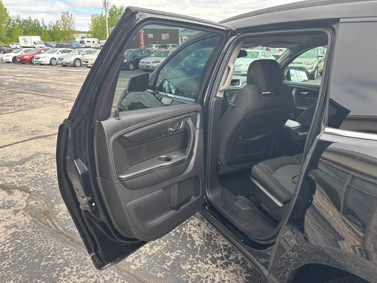 Used 2016 Chevrolet Traverse LT image 10