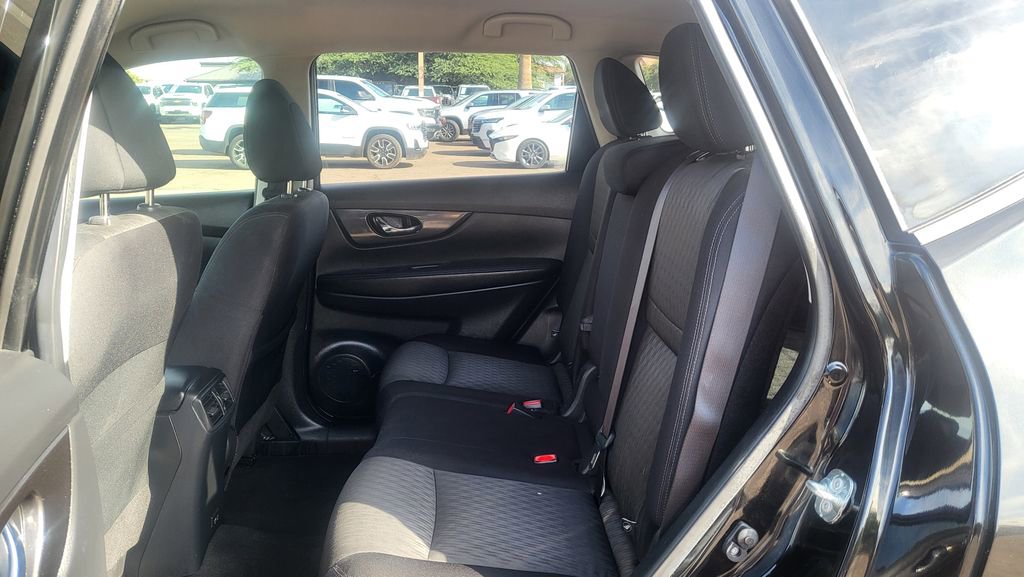 Used 2020 Nissan Rogue SV w/ Premium Package image 23