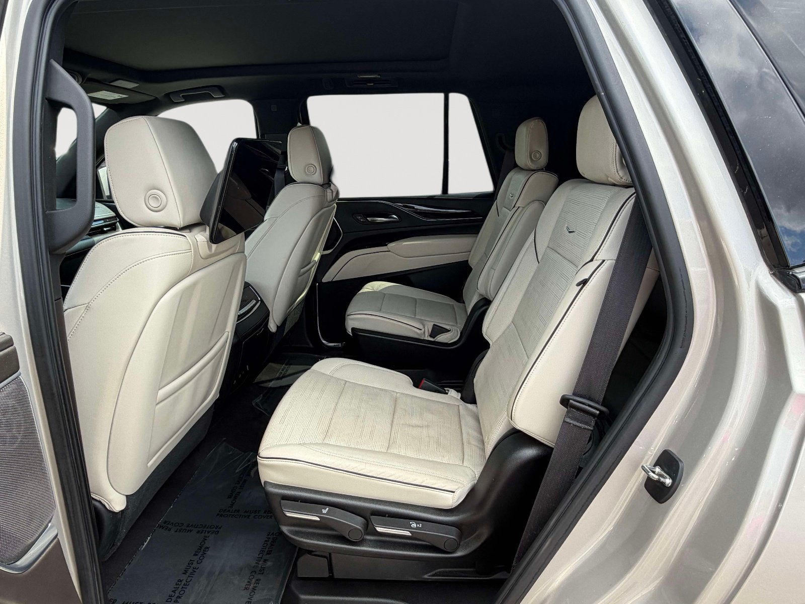 Used 2021 Cadillac Escalade Sport w/ Driver Assist Tech Package AWD/4WD image 25