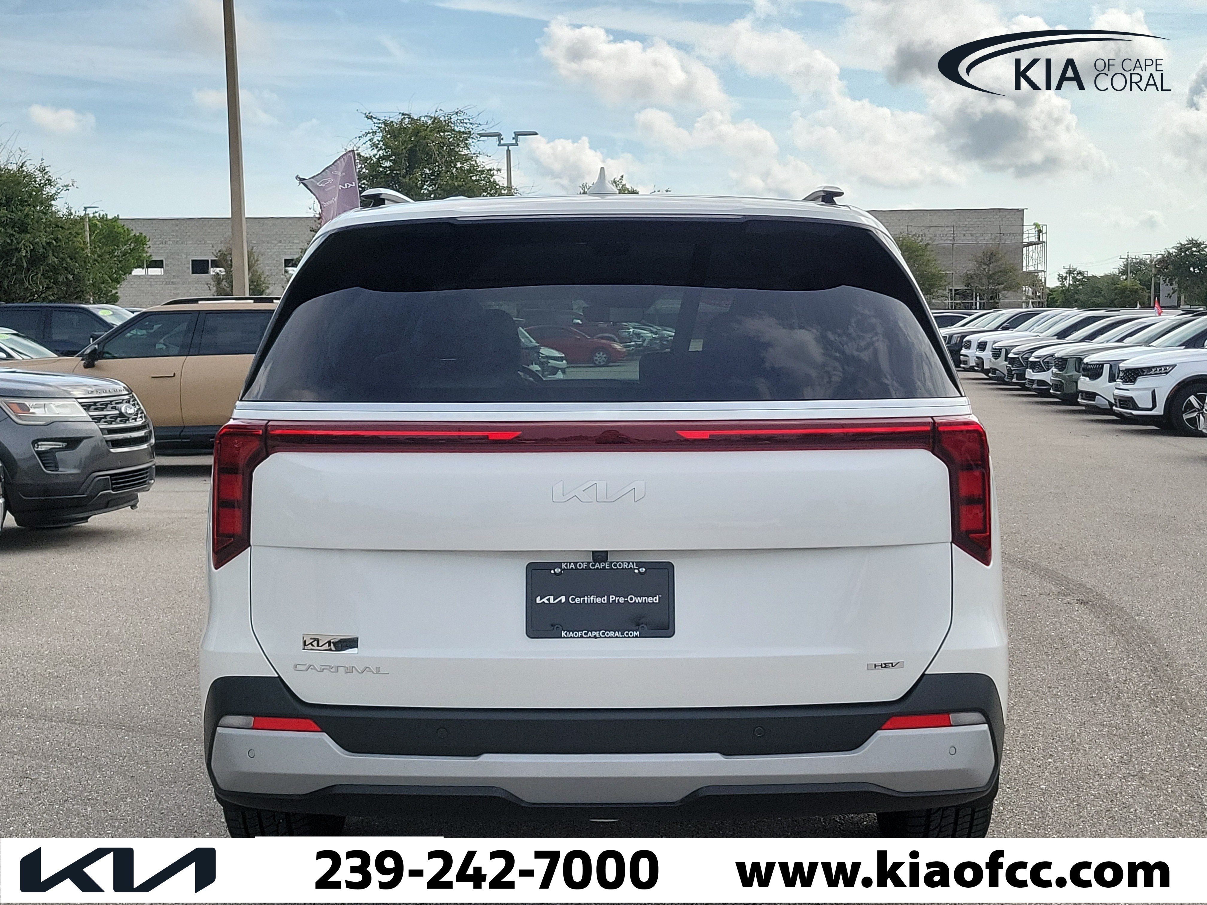 Certified 2025 Kia Carnival EX FWD image 5