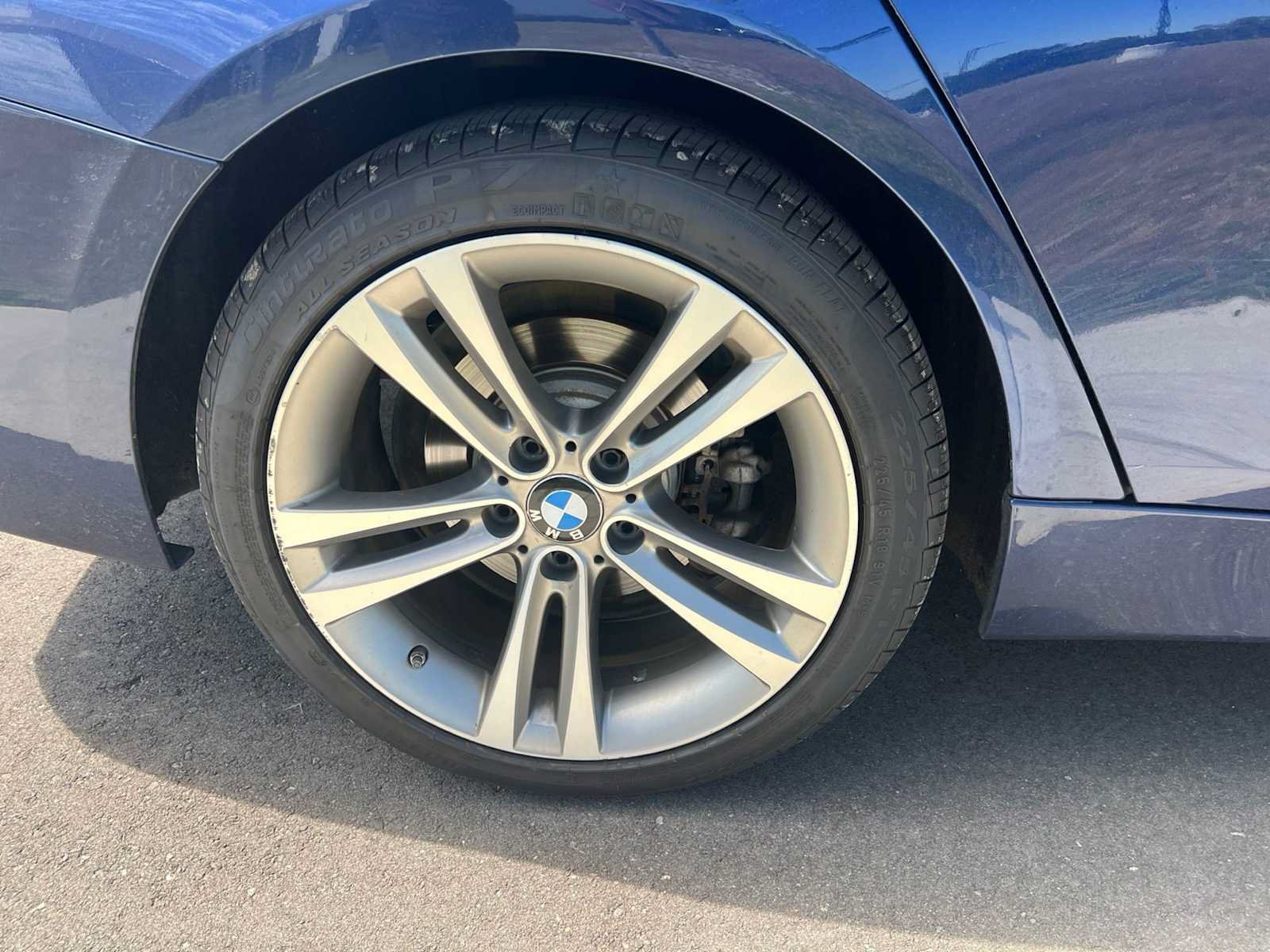 Used 2018 BMW 330i xDrive Wagon AWD/4WD image 25