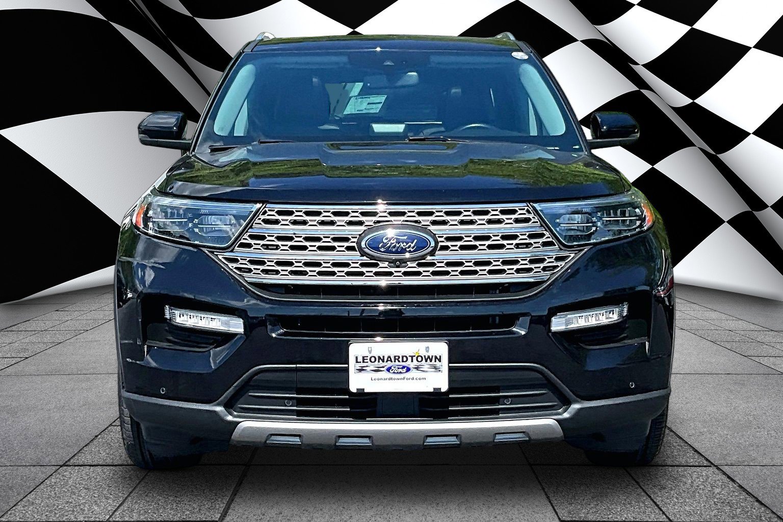 Used 2023 Ford Explorer Limited w/ Limited Technology Package AWD/4WD image 3