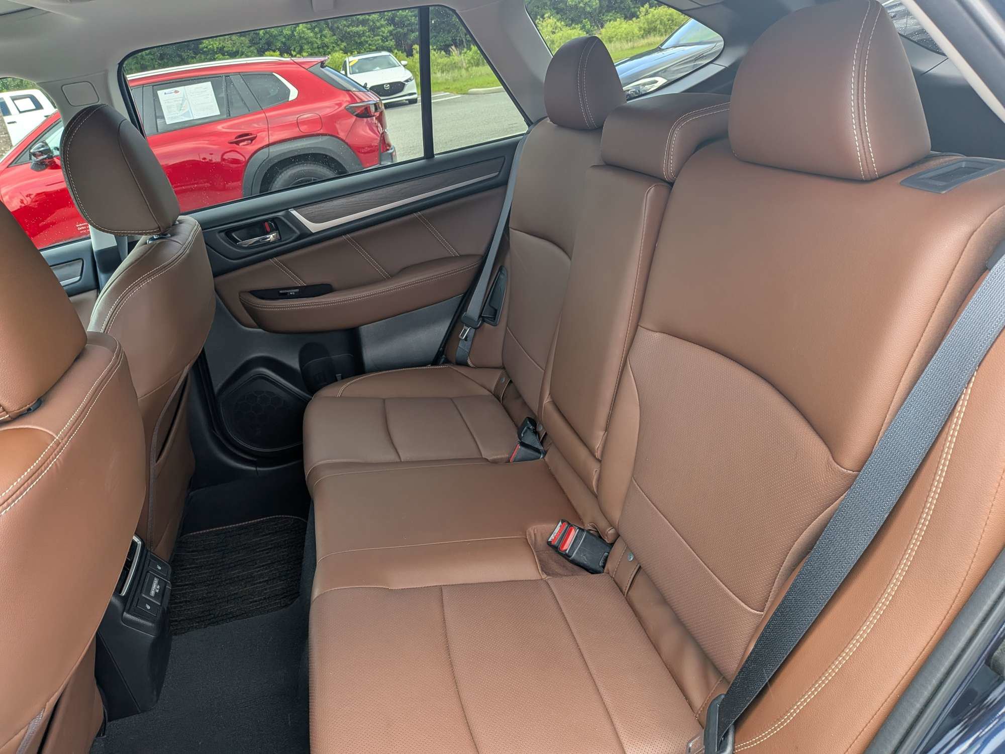 Used 2018 Subaru Outback 2.5i Touring w/ Popular Package #3 AWD/4WD image 13