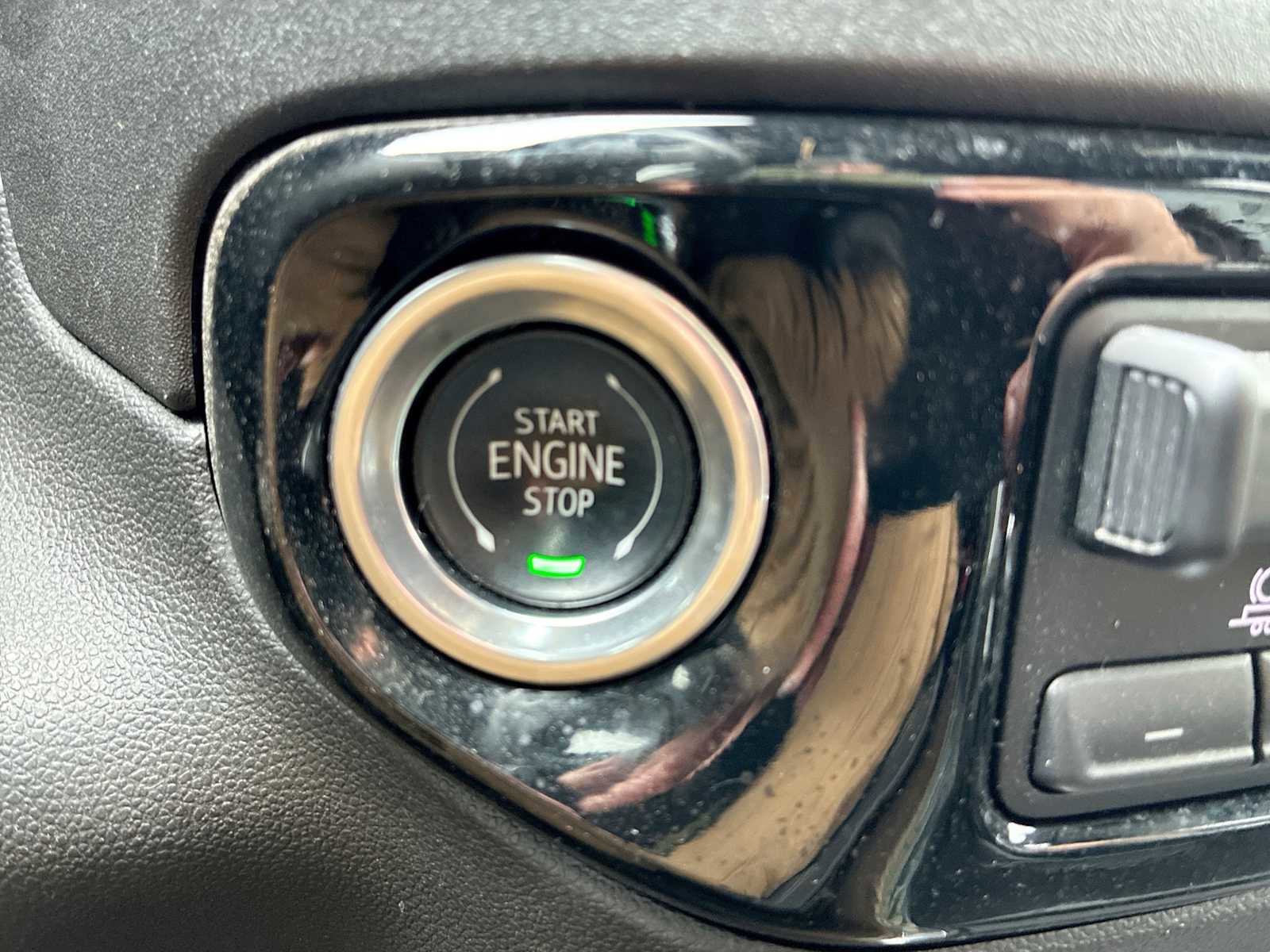 Certified 2024 Chevrolet Silverado 1500 High Country w/ Technology Package image 17