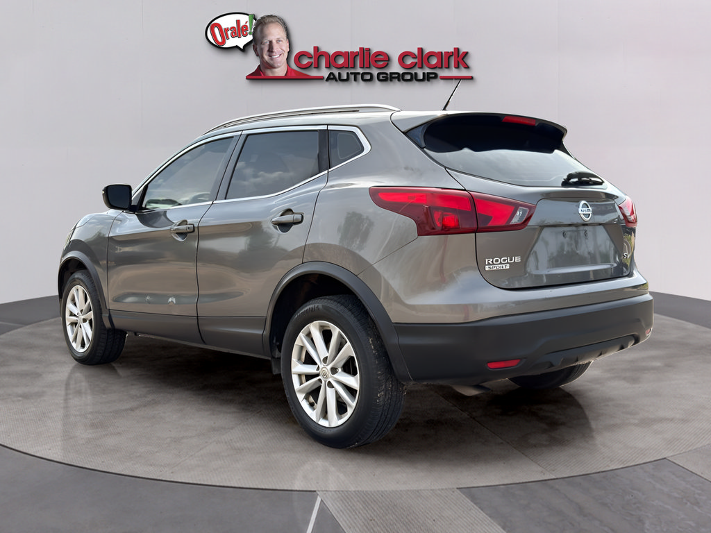 Used 2018 Nissan Rogue Sport SV FWD image 3