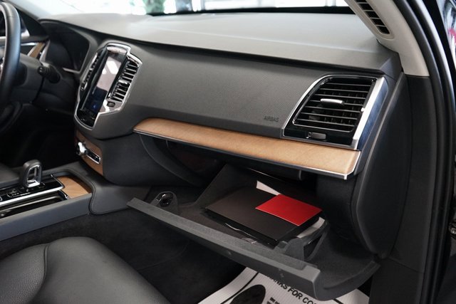 Used 2023 Volvo XC90 B6 Plus image 47