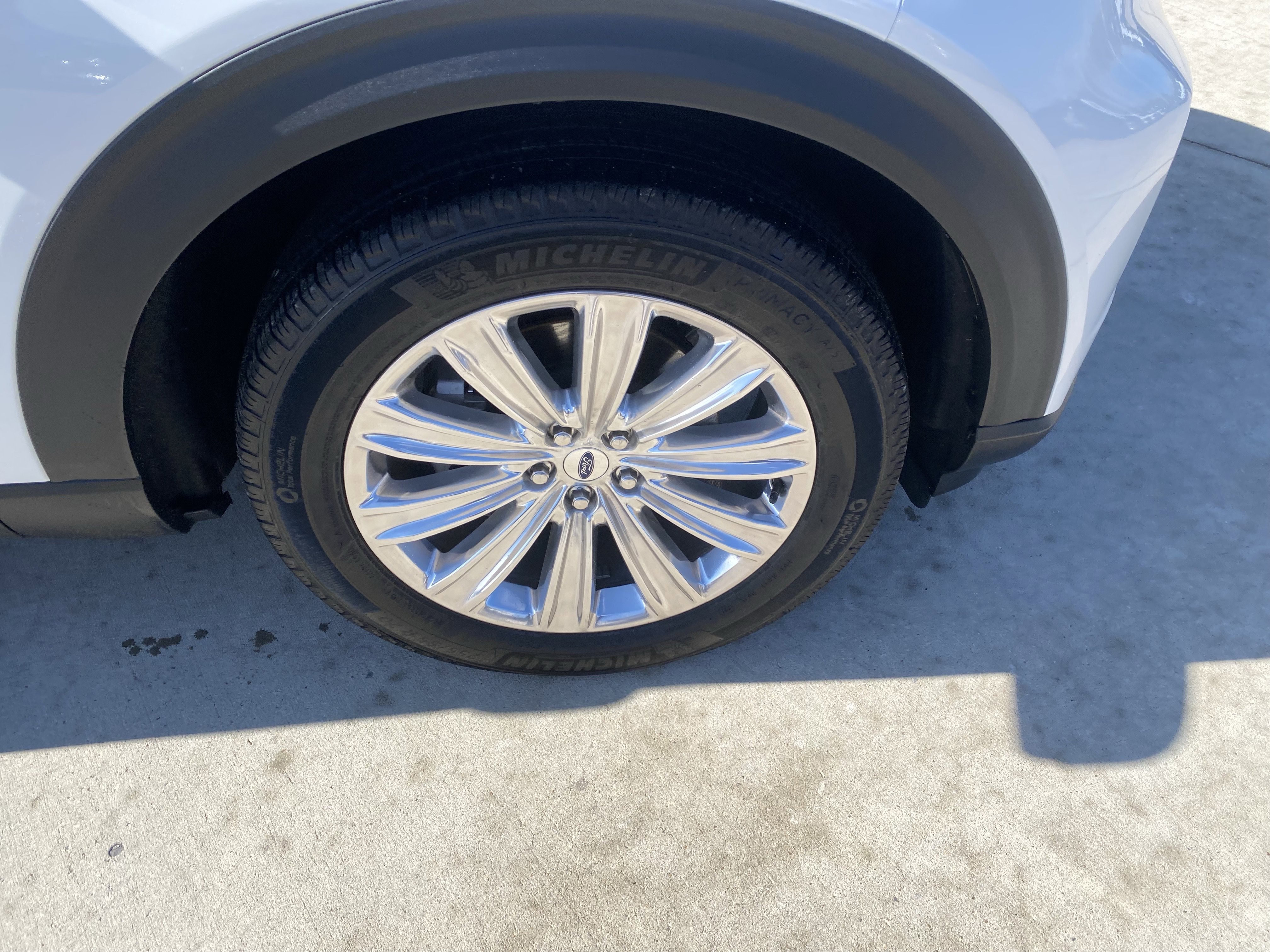 Used 2023 Ford Explorer Limited w/ Equipment Group 301A AWD/4WD image 4