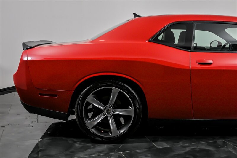 Used 2016 Dodge Challenger R/T Plus RWD image 10